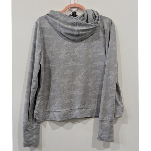 Vuori Essential Hoodie In Gray Camo - Picture 7 of 7